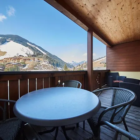 Danielle Iglsberg Top 3 By Holidayflats24 * Saalbach-Hinterglemm